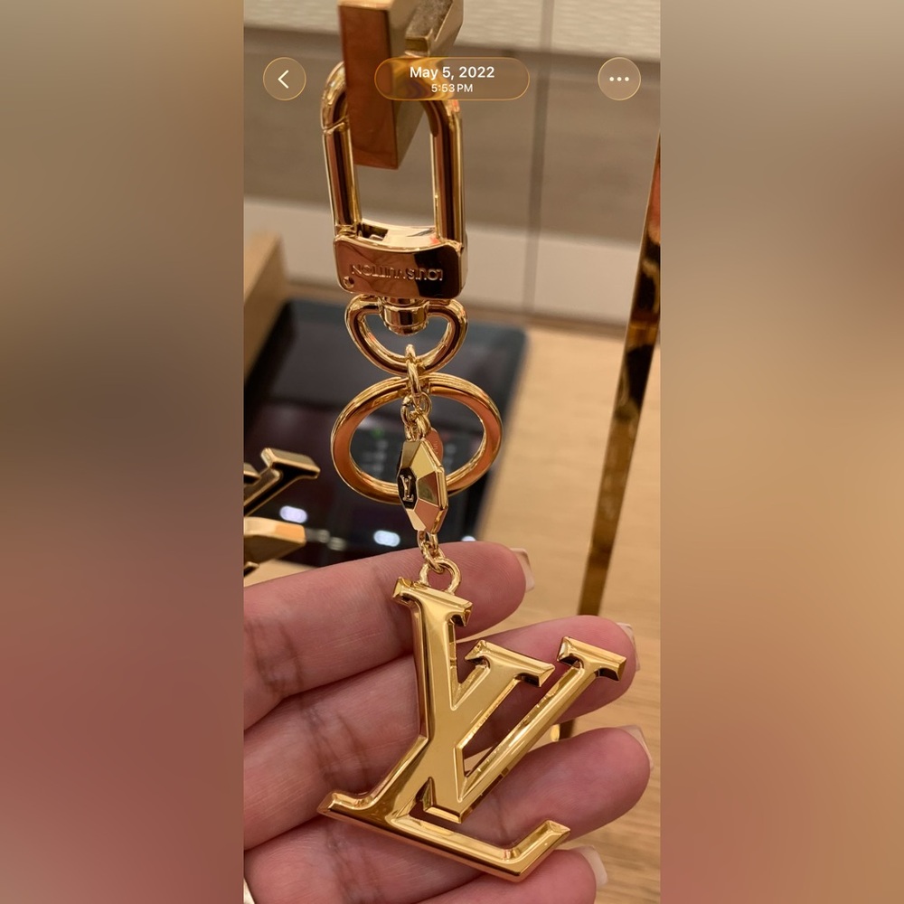 LV FACETTES BAG CHARM & KEY HOLDER